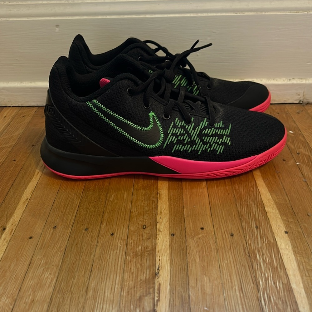 Kyrie flytrap 2